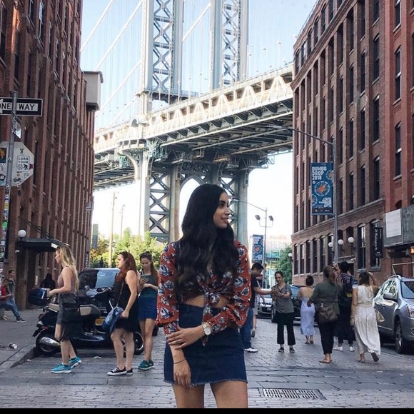 Forever 21 cropped tie front blouse size small - Picture 4 of 4